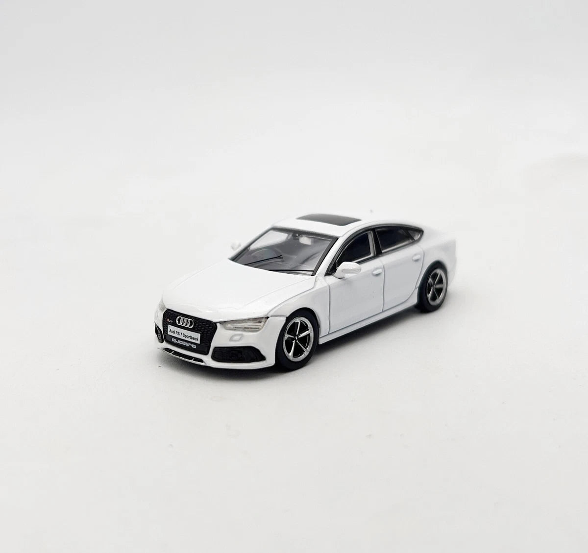 1:64 Audi RS7 Sportback – White Die-cast Model GCD